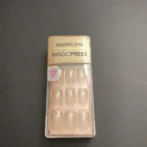 Dashing Diva • Press On Nails